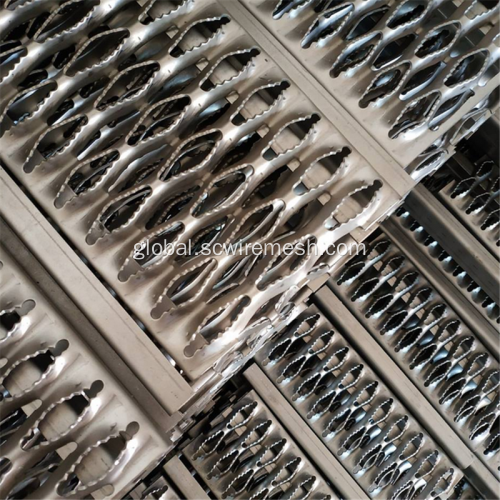 Serrated Metal Grating Serrated Metal Safety Grating Industrial Stair Treads Factory